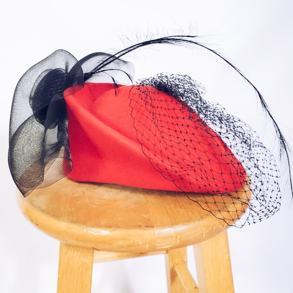 Vintage Feathered Hat - Picture 4 of 9